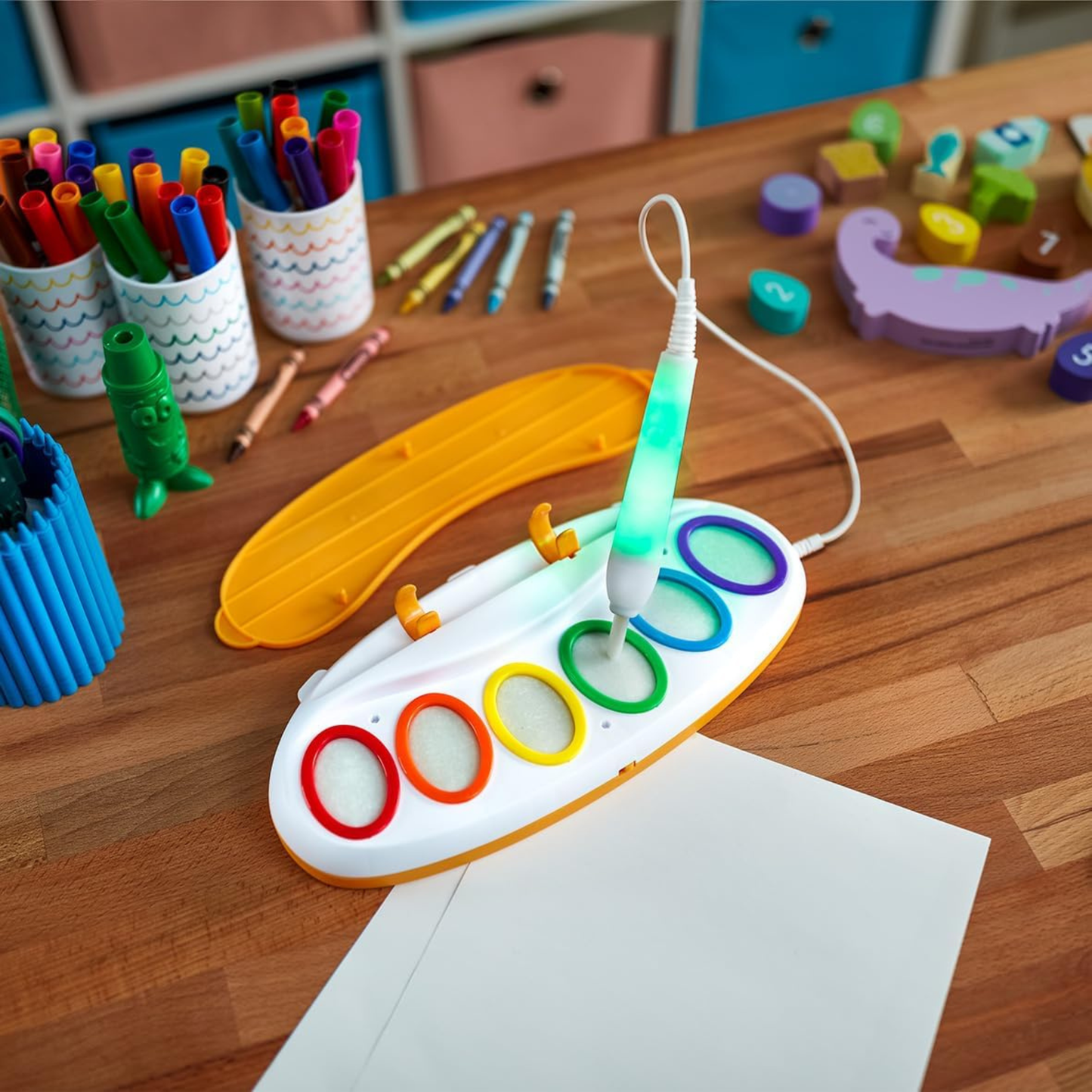 Color Wonder Magic Light Brush – Mess-Free Paint Set for Kids, Creative Drawing & Painting Activity with Magic Light Effect, Stain-Free Art Toy & Gift for Children 3+