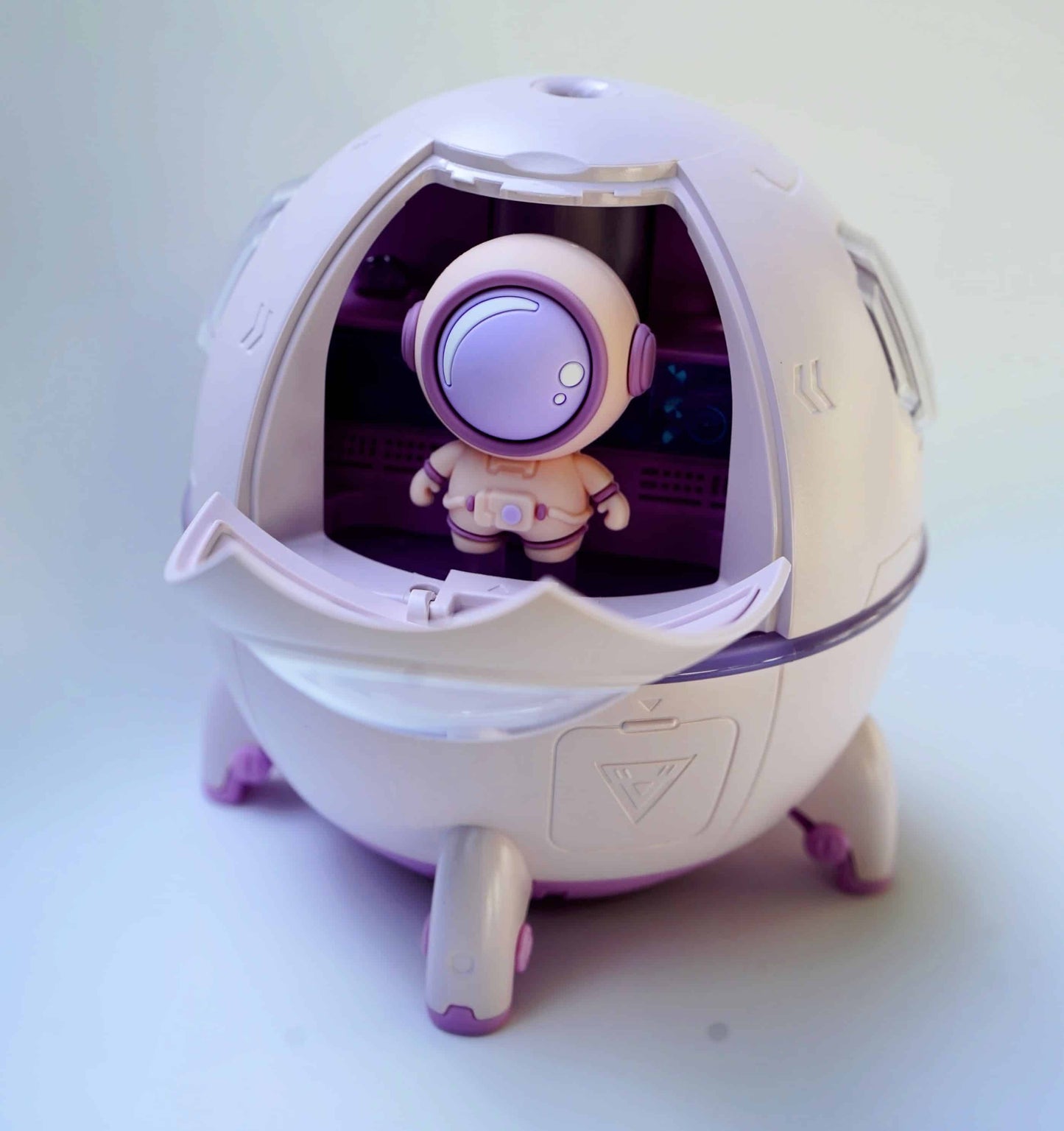 Space Capsule Mini Humidifier – Quiet LED Night-Light Diffuser for Home, Office & Bedroom | USB Portable Design